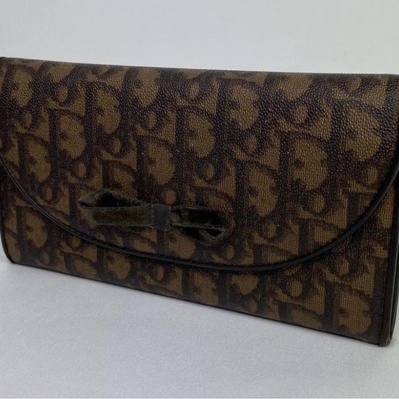 🔥EUC Christian Dior 2005 Brown Monogram Wallet comes with original box🔥 - Picture 1 of 16